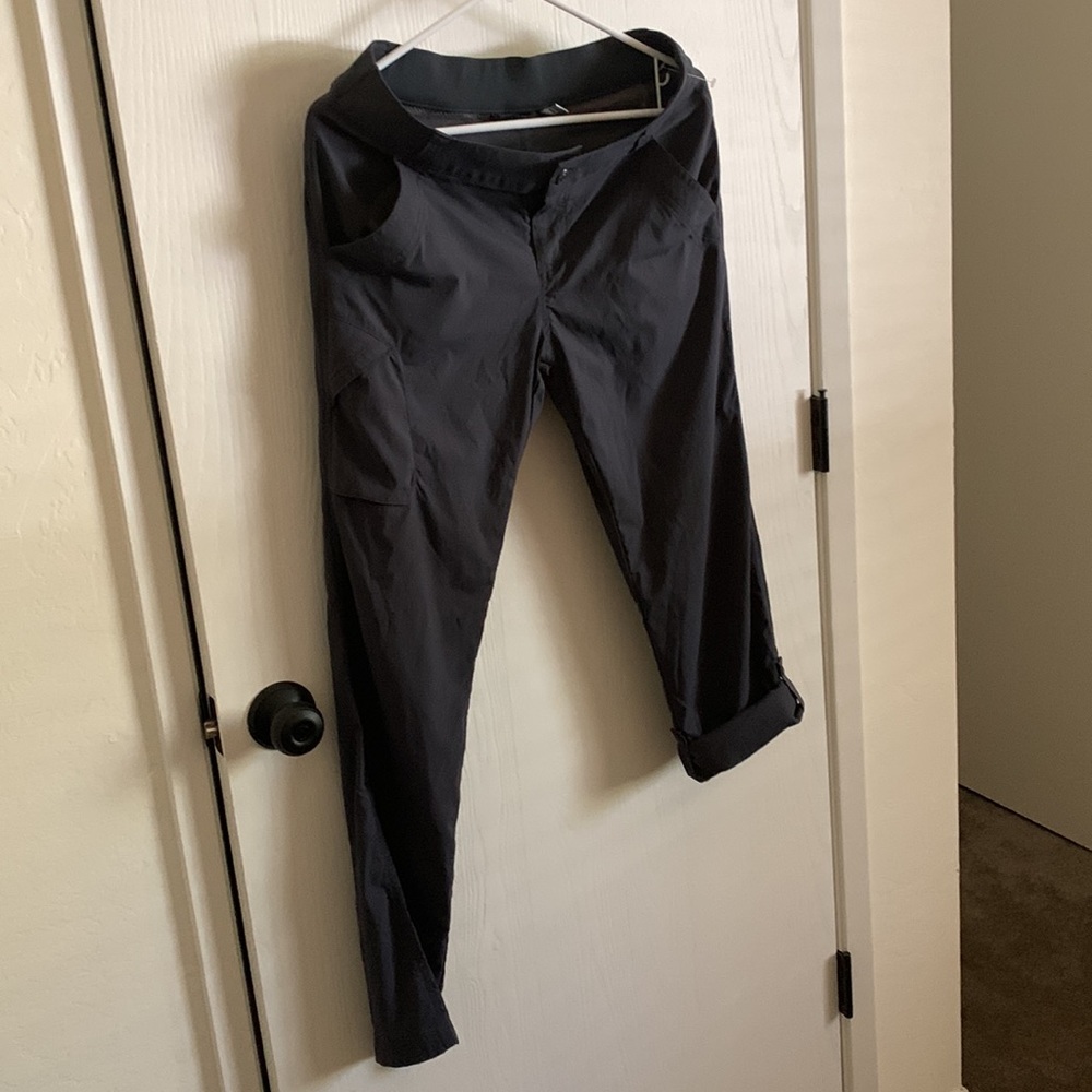 Marmot Hiking Pants Gray lightweight roll up leg 5 pockets Sz 6